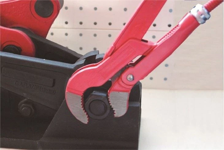 Chain Pipe Wrench